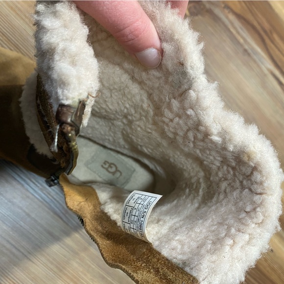 UGG Boots - Picture 9 of 11